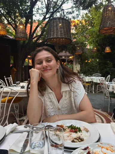 Defne Akdoğan